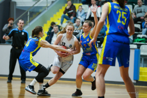 Mecz drugiej ligi koszykówki kobiet: MKS Pałac Młodzieży Tarnów - MUKS Chrobry Basket Głuchołazy